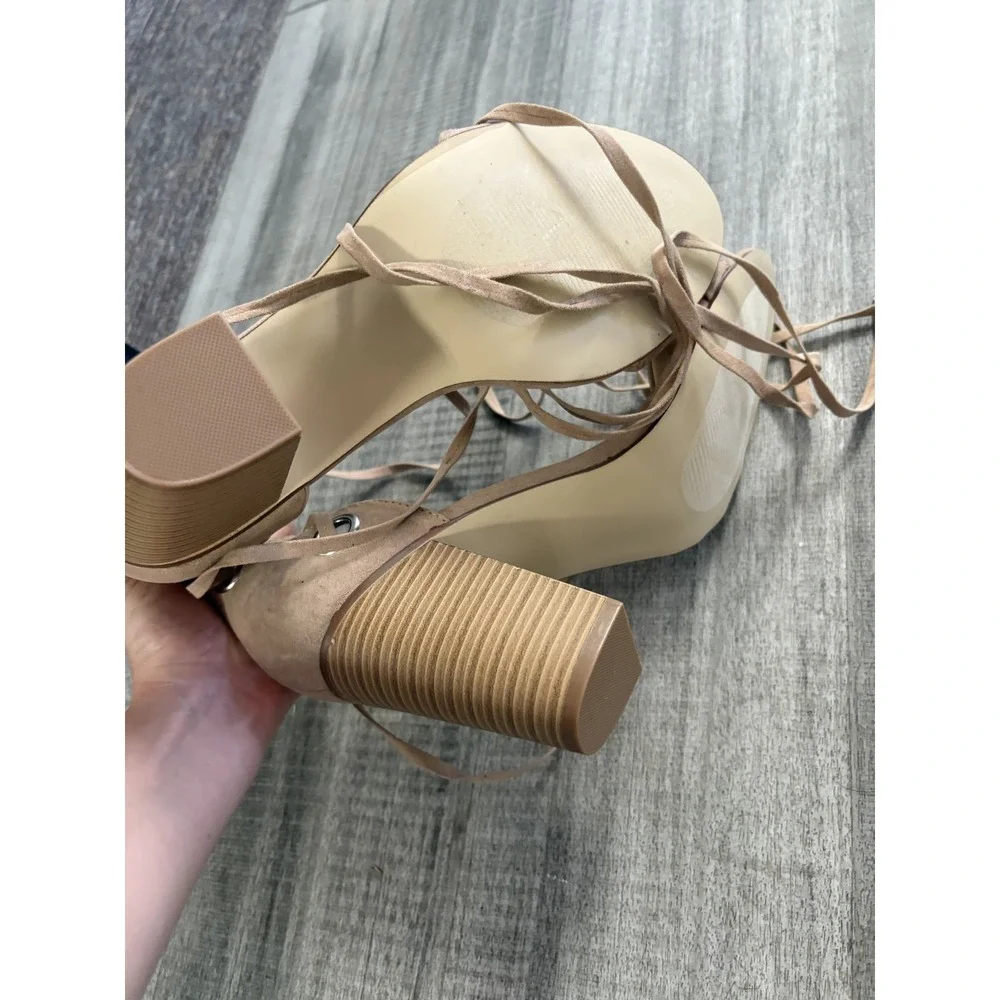 ShoeDazzle Shoes Womens Size 8.5 Nude Beige Kynzie‎ Block Heel Lace Up Sandals